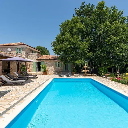 Villa Karim With Private Pool And Bbq
