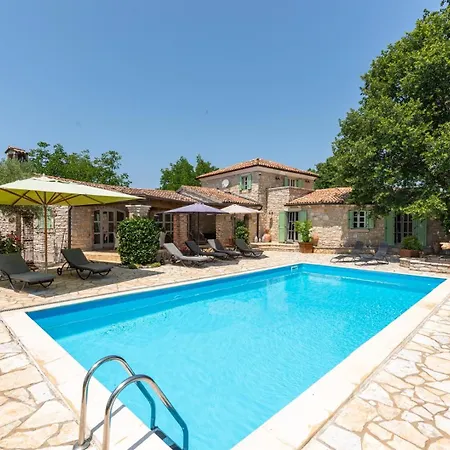 Villa Karim With Private Pool And Bbq *