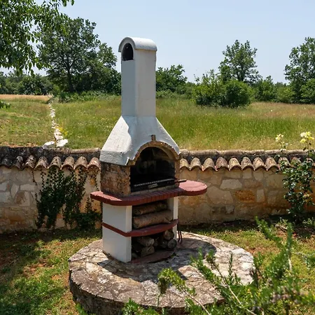 Karim With Private Pool And Bbq