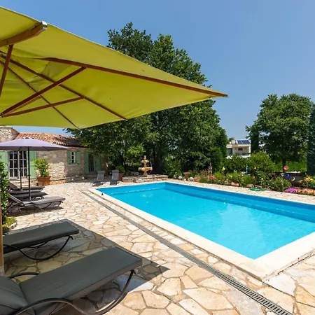 Villa Karim With Private Pool And Bbq
