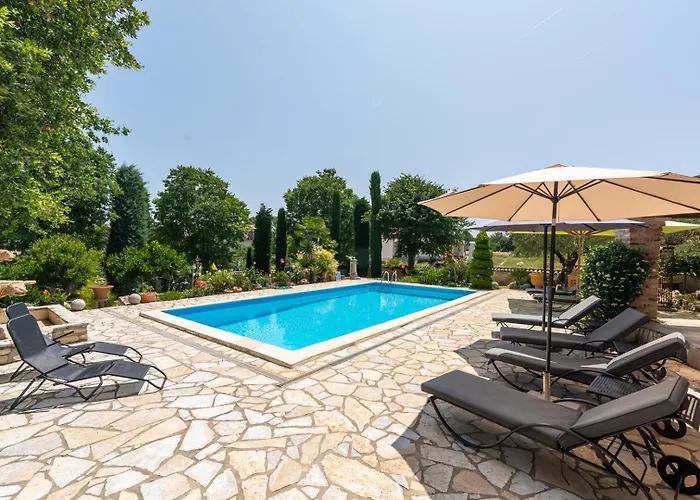 Villa Karim With Private Pool And Bbq Jehnići
