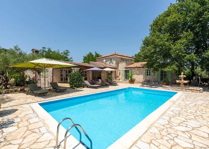 Villa Karim With Private Pool And Bbq *