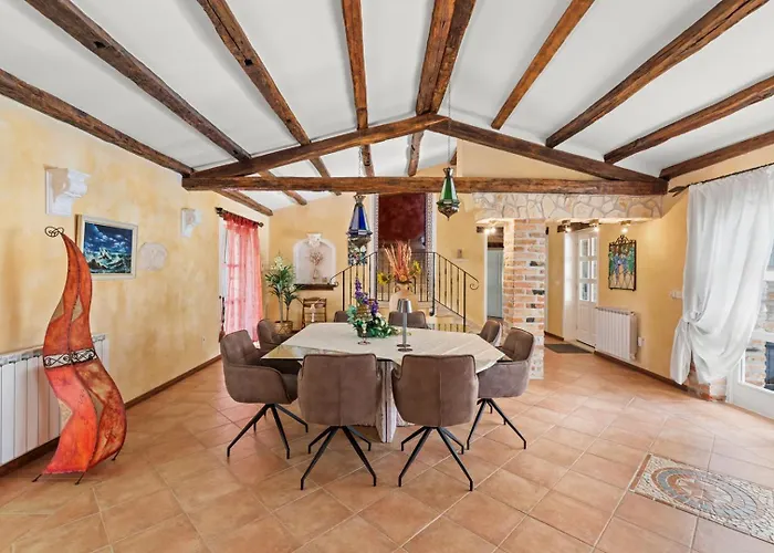Villa Karim With Private Pool And Bbq Jehnići